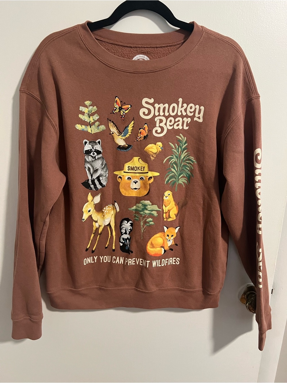 Smokey Bear Long Sleeved Crewneck Sweatshirt Size M